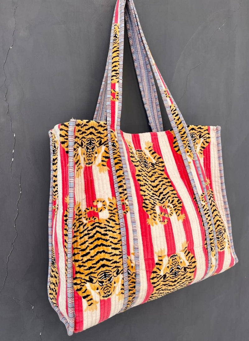 Bolso acolchado de algodón con estampado de tigre hecho a mano