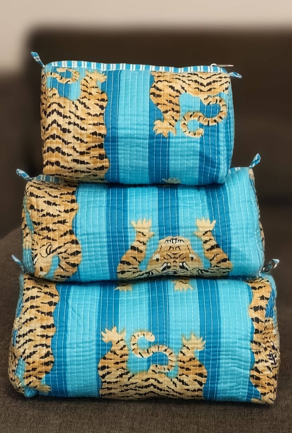Bolsa de maquillaje/aseo acolchada de algodón azul turquesa con diseño de tigre: Solo mediano