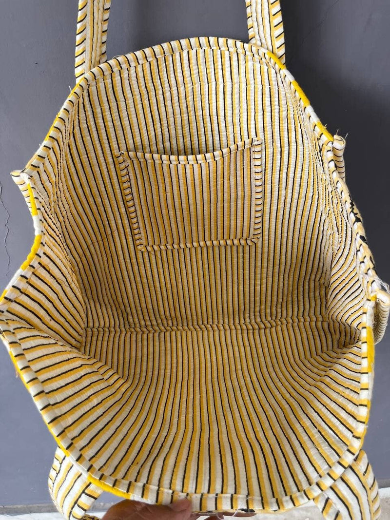 Bolso acolchado de algodón con estampado de tigre hecho a mano
