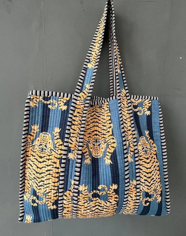 Bolso acolchado de algodón con estampado de tigre hecho a mano
