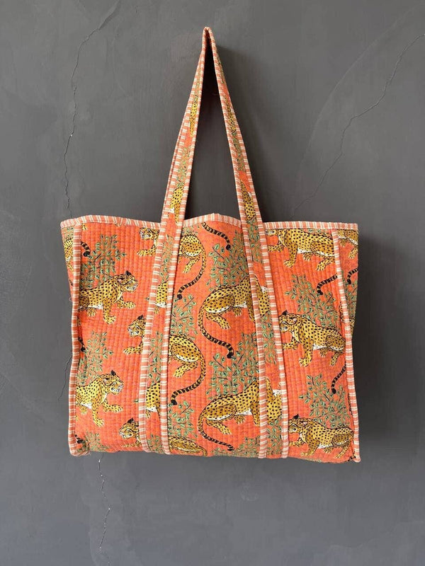 Bolso acolchado de algodón con estampado de tigre hecho a mano