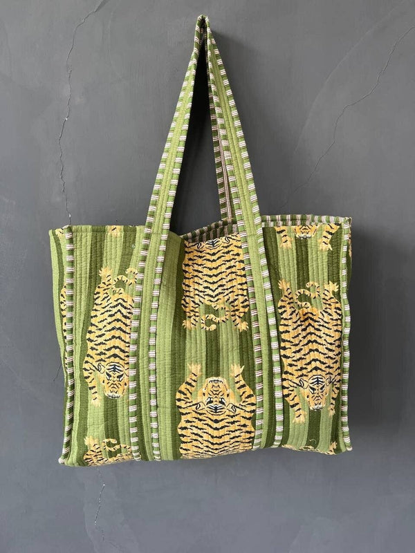Bolso acolchado de algodón con estampado de tigre hecho a mano