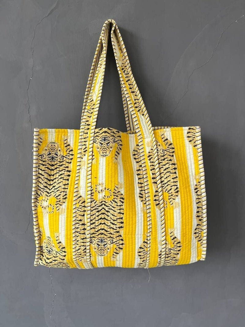 Bolso acolchado de algodón con estampado de tigre hecho a mano
