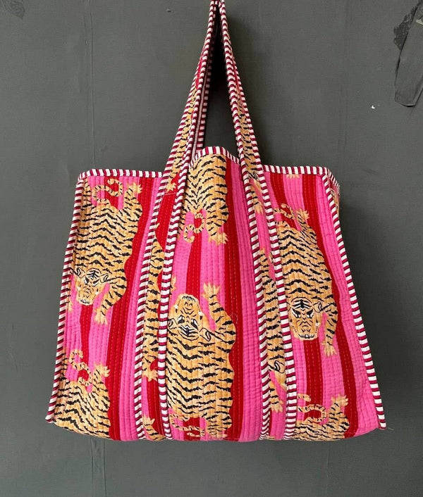 Bolso acolchado de algodón con estampado de tigre hecho a mano