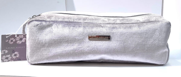 LAURA ASHLEY NECESER